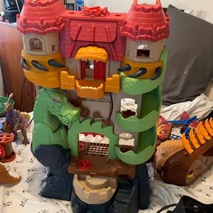 fisher price - Mattel 4 stories high pirate castle